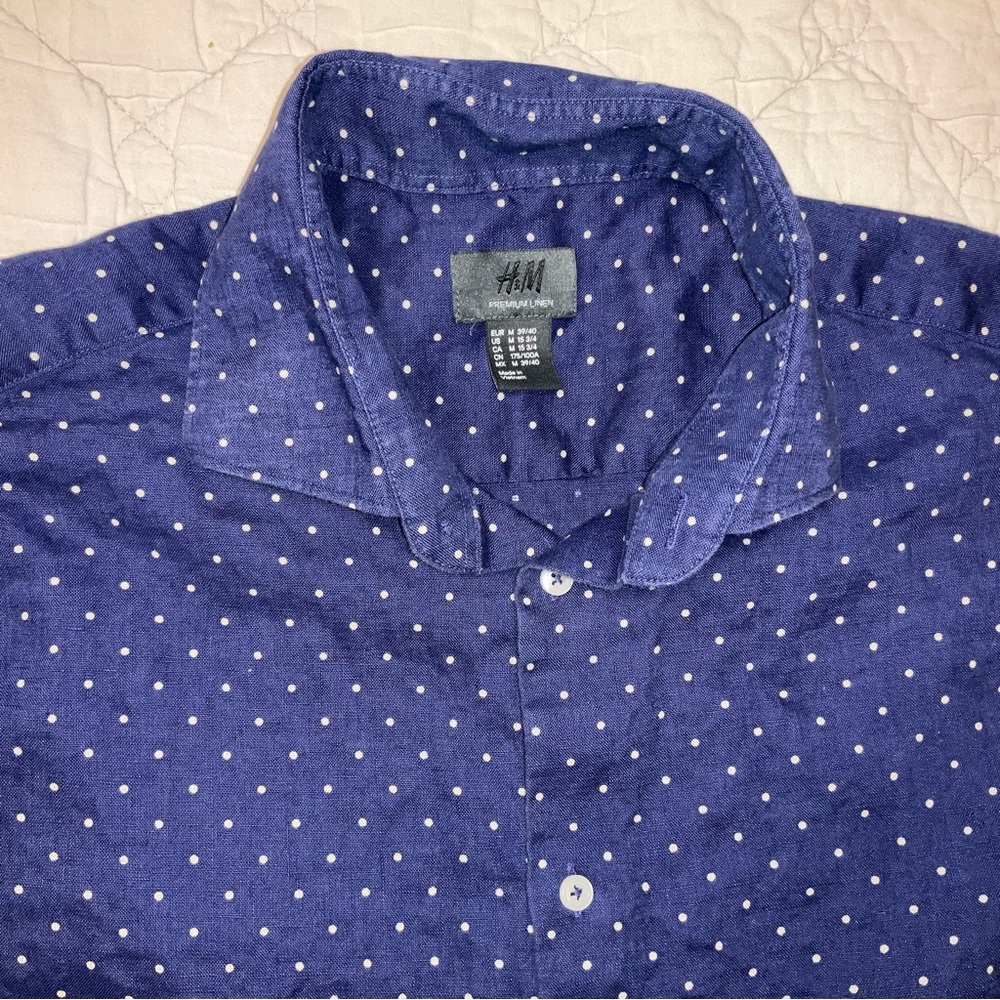 H&M mens Premium Linen Medium Navy w/ White Polka Dots LS Button Down Shirt